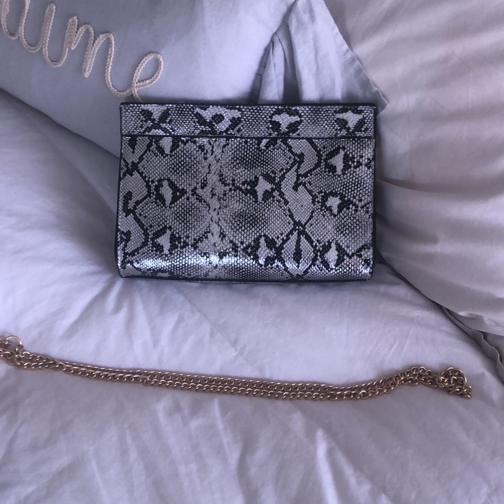 NWOT faux snake skin clutch with detach gold strap - Picture 6 of 10